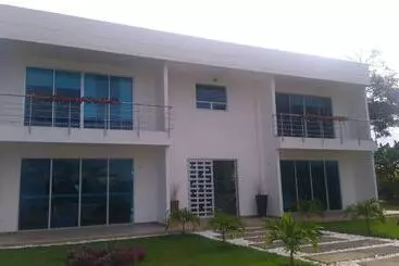 簡易ホテル La Felicidad