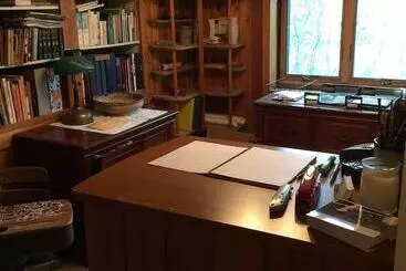 Whistling Swan Motel