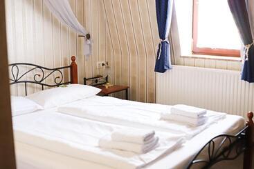 Otel Schwarzer Adler