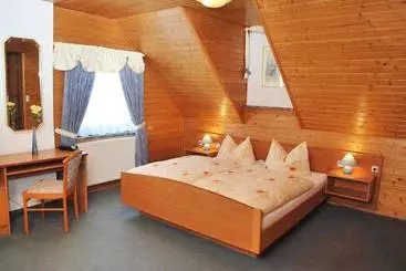 בית מלון כפרי Waldschloss