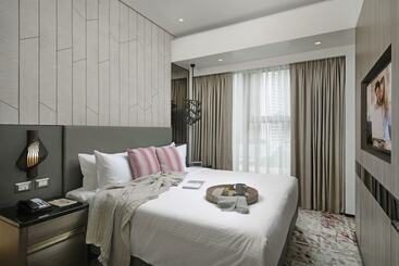 בית מלון כפרי Somerset Central Salcedo Makati