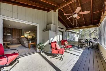 ツーリストアパートメント Sue S Deer Retreat Mountain Views Home