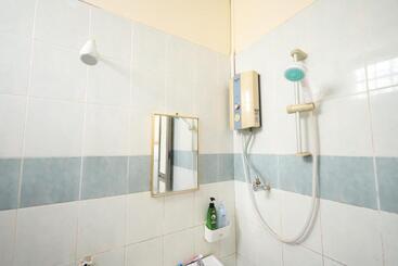 Hotel Oyo Homes 90575 Ck Bahau Homestay