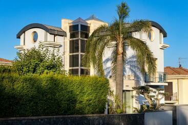 بنسيون Zaffiro Lavico Rooms Etna Nature Sea