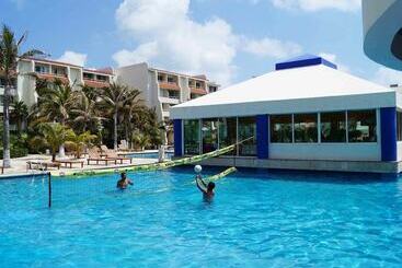 Cancun Beach Aparthotel By Solymar