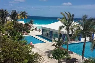 Cancun Beach Aparthotel By Solymar