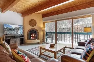 ツーリストアパートメント Riverside Condos D01 By Avantstay Condo Close To Downtown Town Park Ski Lift 8