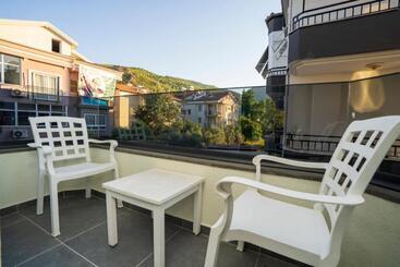 Aparthotel Channel Suites