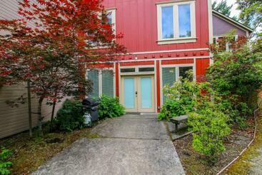 Turistihuoneistot Creekside Cottage