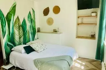 Turistlejligheder Le Tropical   Studio Avec Terrasse