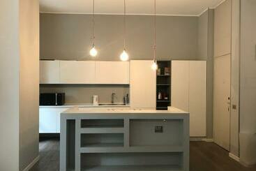 ツーリストアパートメント Caseospitali Raffaella Moderno Bilo Vicino Al San Raffaele