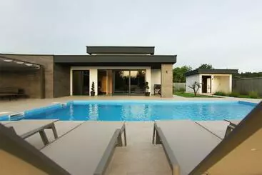 آپارتمانهای توریستها Luxury Villa Lusso