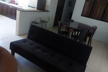 ツーリストアパートメント Casa Hotel León