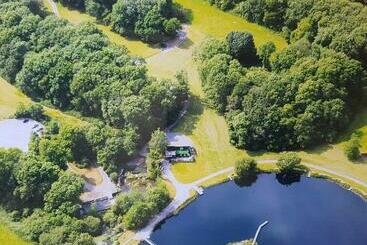 渡假胜地 Garnffrwd Park