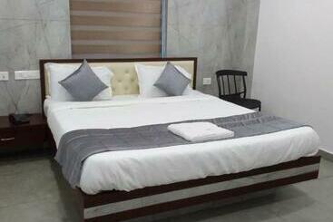 בית מלון כפרי Sushmitha Inn