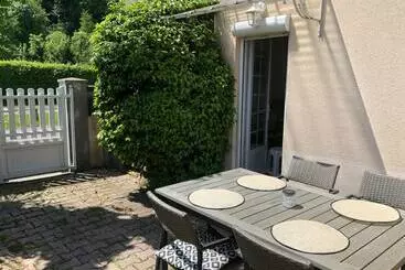 ツーリストアパートメント Petite Maison Avec Terrasse