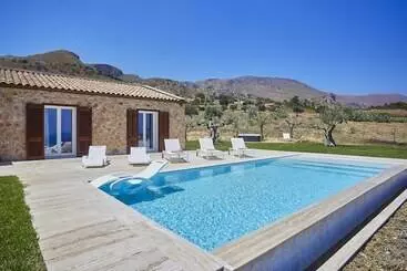 ツーリストアパートメント Villa Del Borgo Con Piscina E Jacuzzi
