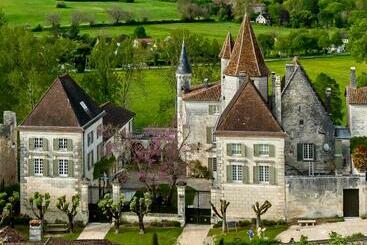 شقق خاصة سياحية Château Des Sénéchaux, Bourdeilles
