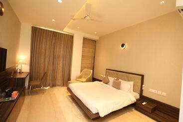 استراحتگاه Vrr Astoria Hotel & Convention Center