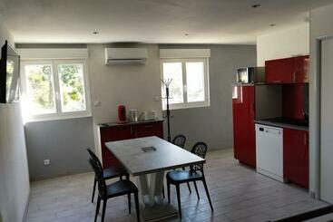 هتل آپارتمان Appart  Hôtel Cholet