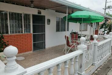 Vakantie-appartementen Casa Hotel Los Heroes