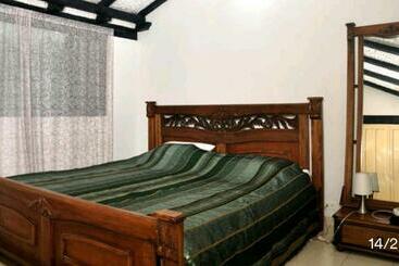 بنسيون Roomis Cartagena