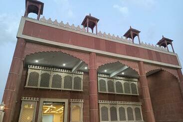 Hotel Rajwada Palace