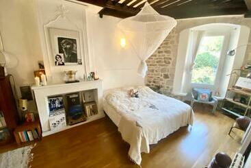 هتل آپارتمان La Suite Sainte Claire