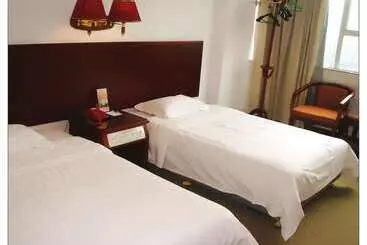 Hotel Five Rams City