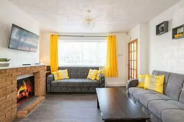 آپارتمان‌های توریست‌ها Cosy House #lea Hall Train Station #bhx #nec #nia