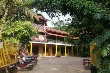 پانسیون Kep Melting Potes