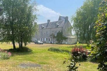 Bed & Breakfast Ferme Fortifiée D Enguenard