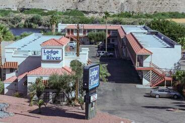 فندق Lodge On The River