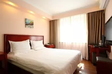 Отель Greentree Inn Beijing Haidian District Xueyuan Road Wudaokou Subway Station Business