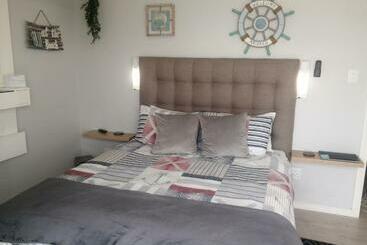 פנסיון Ocean Room @ 66 Fynbos