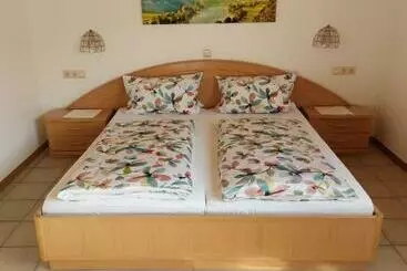 Aamiaismajoitus (B&B) Wein  Und Gästehaus Hermes Hoffmann