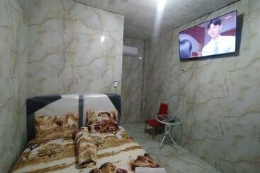 هتل Near Grosir Stono 2