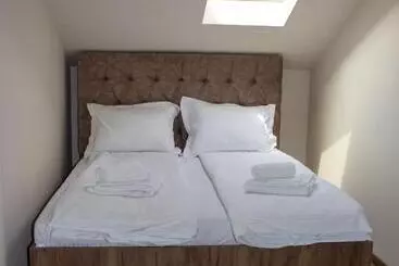 アパートホテル Elevenrooms