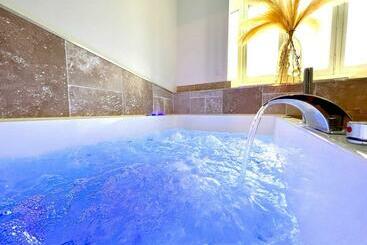 هتل Love Room Secrète Les Petits Plaisirs