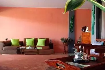 هتل آپارتمان The Corner Airbnb