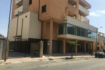 Жильё для туристов Appartamento Mari Del Sud