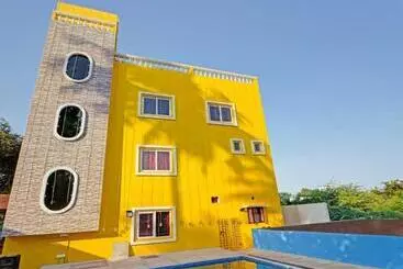 ホテル Sri Saveraa Residency