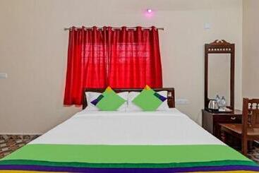 Hotel Sri Saveraa Residency