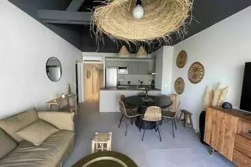 آپارتمان‌های توریست‌ها Oligaia Orient Bay