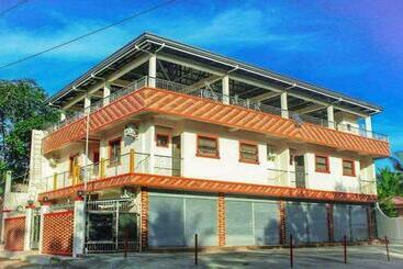 Hotel Oyo 900 Tahanan Ni Kuya Juan