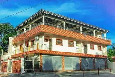هتل Oyo 900 Tahanan Ni Kuya Juan