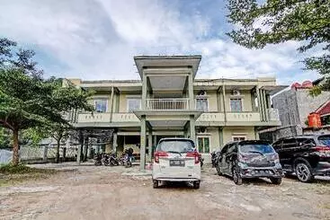 Hotel Oyo 91642 Fhazel Residence Syariah