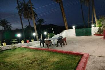 Pension Laxmanji Villas