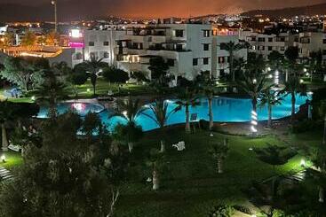 Vakantie-appartementen Cabo Negro, La Cassia 2 Bedrooms Appartment , Shared Pool , 150 M Away From The Beach, And Golf Cour