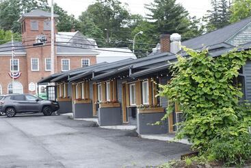 מוטל The Vine On Main